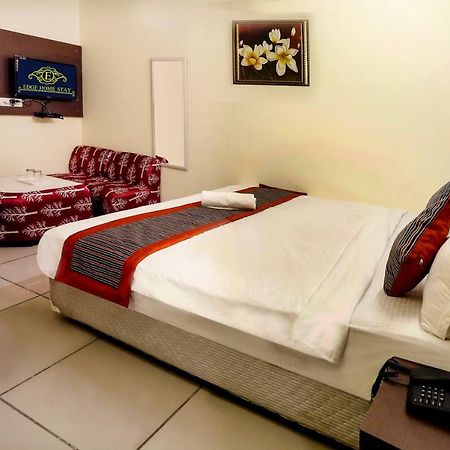 Airport Hotel Edge Home Stay Нью-Делі Екстер'єр фото