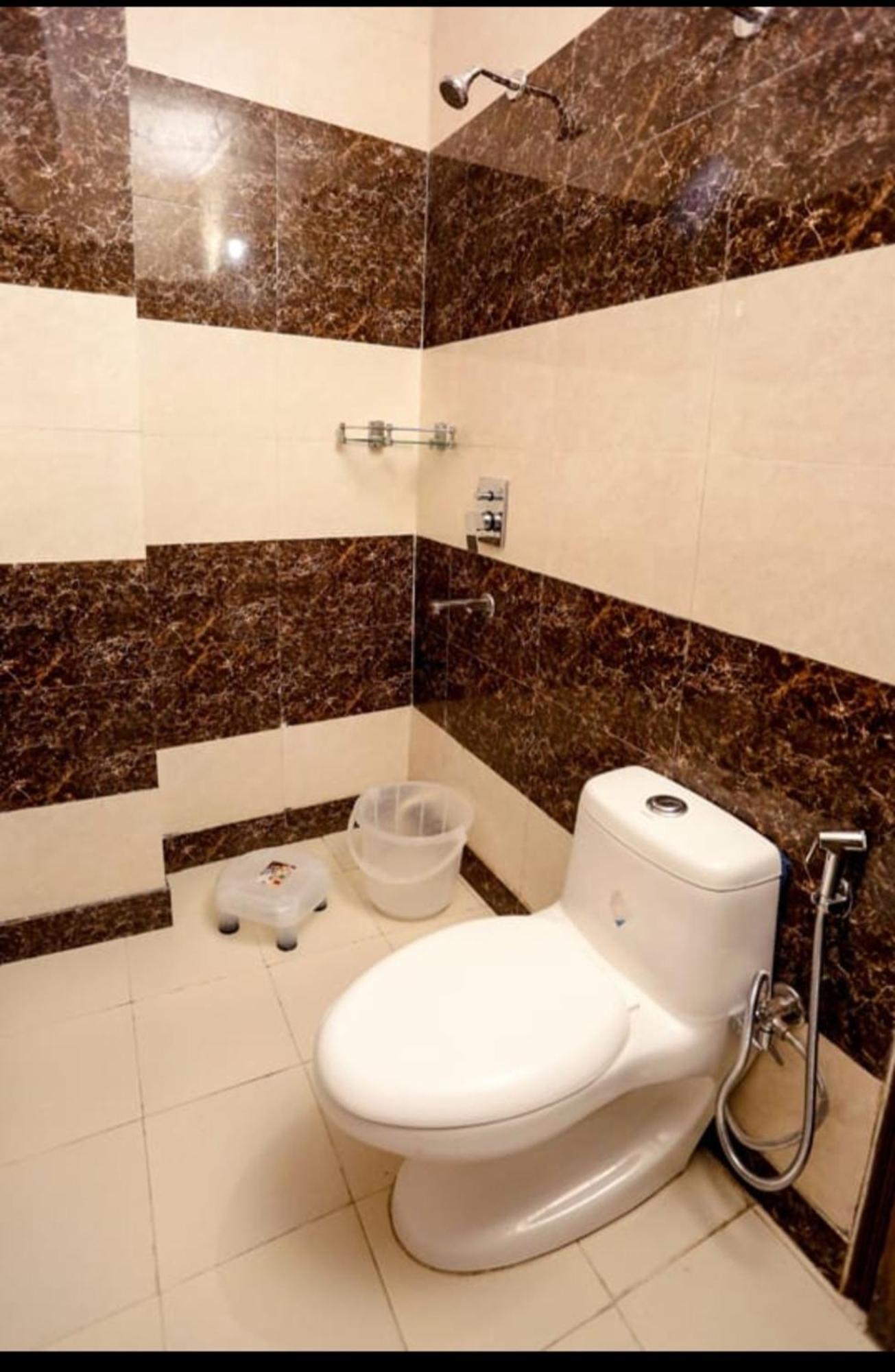 Airport Hotel Edge Home Stay Нью-Делі Екстер'єр фото