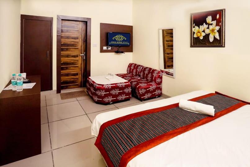 Airport Hotel Edge Home Stay Нью-Делі Екстер'єр фото