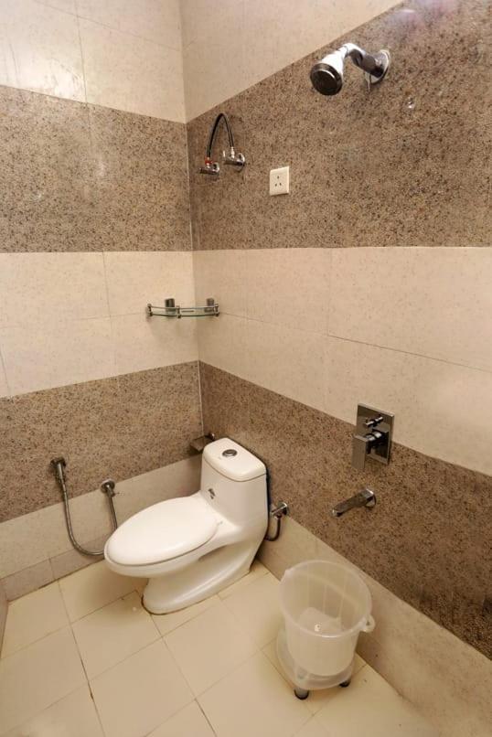 Airport Hotel Edge Home Stay Нью-Делі Екстер'єр фото