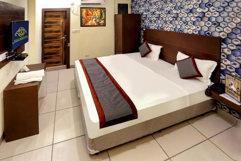 Airport Hotel Edge Home Stay Нью-Делі Екстер'єр фото