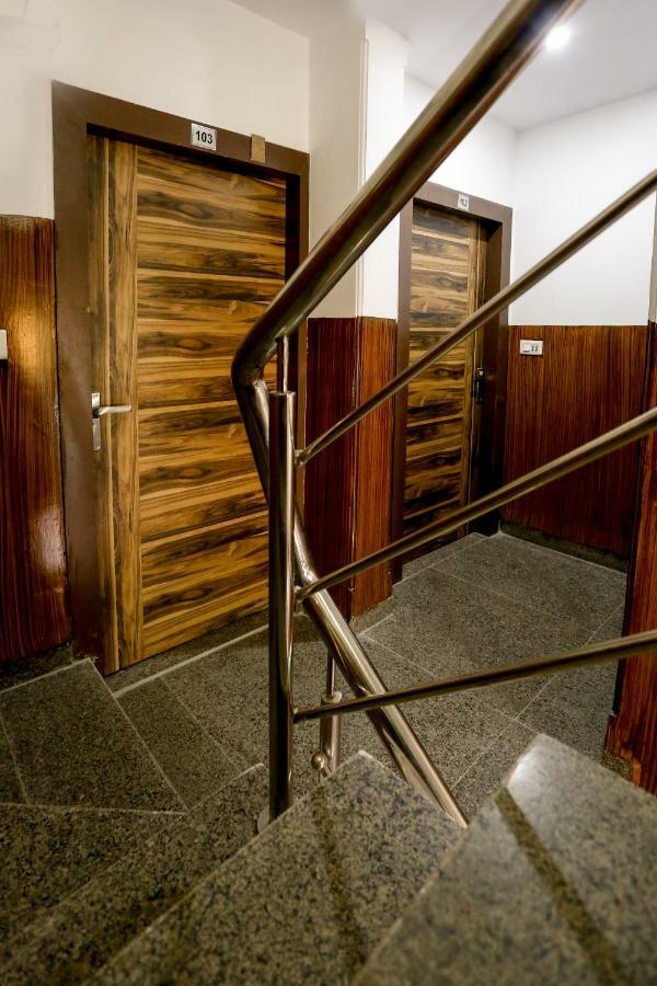 Airport Hotel Edge Home Stay Нью-Делі Екстер'єр фото